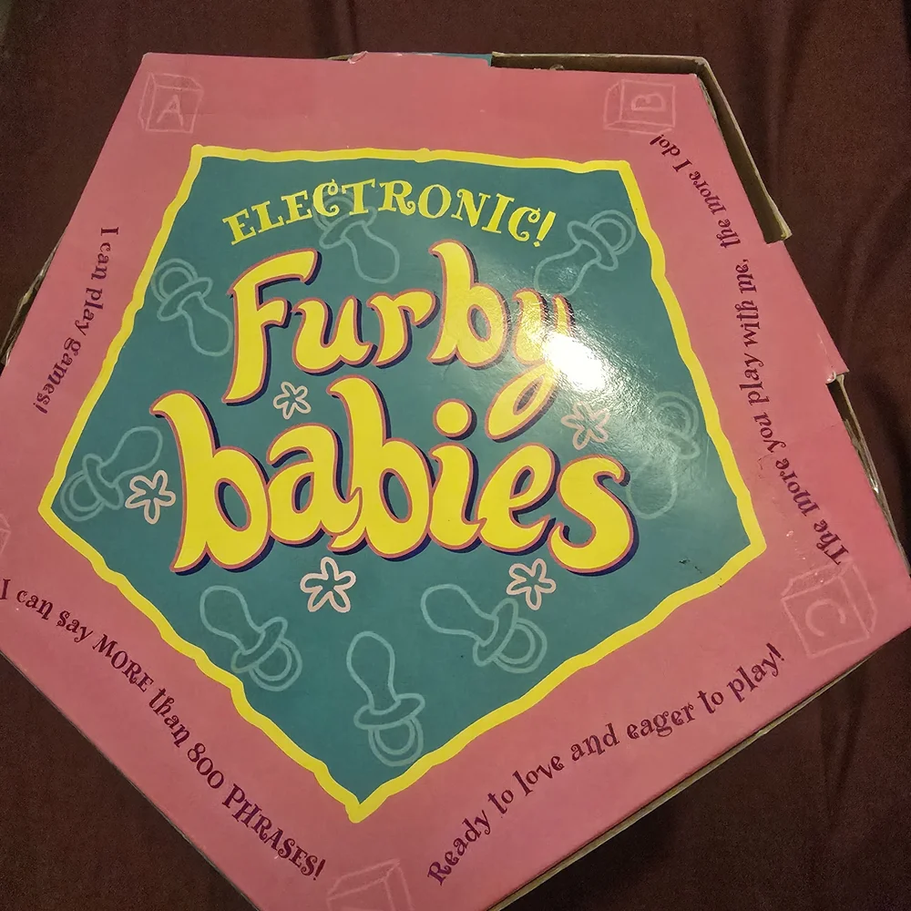 Furby Babies Green Interactive Toy - Picture 2 of 3